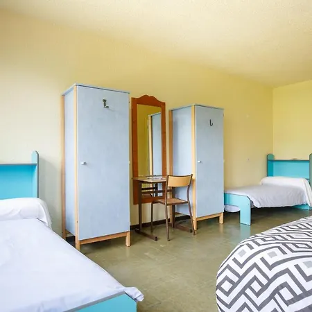 旅馆 Hi 瓦尔梅尼耶